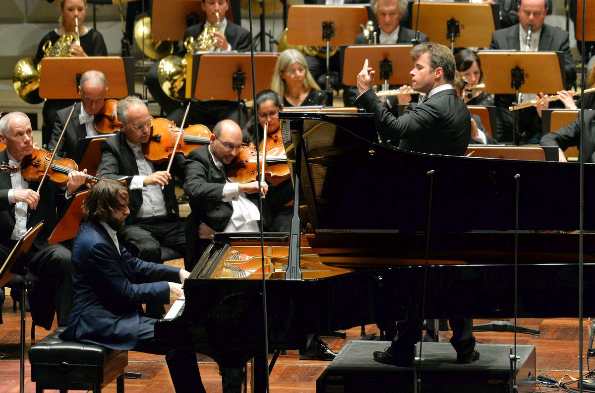 Gemeinsam auf der Bühne: 3satFestspielsommer und ARD Radiofestival / Rheingau Musik Festival, Bayreuther Festspiele, Salzburger Festspiele u.a. in Radio und Fernsehen