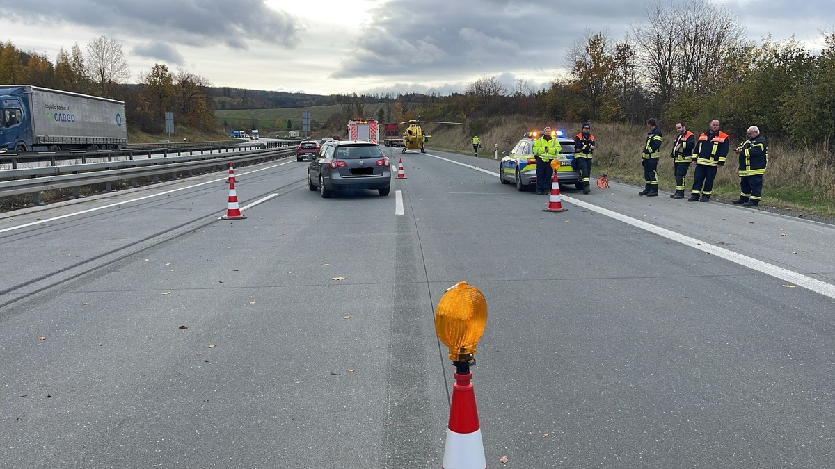 API-TH: A9 Höhe Schleiz: schwerer Auffahrunfall, Person im Fahrzeug eingeklemmt *1. Ergänzungsmeldung