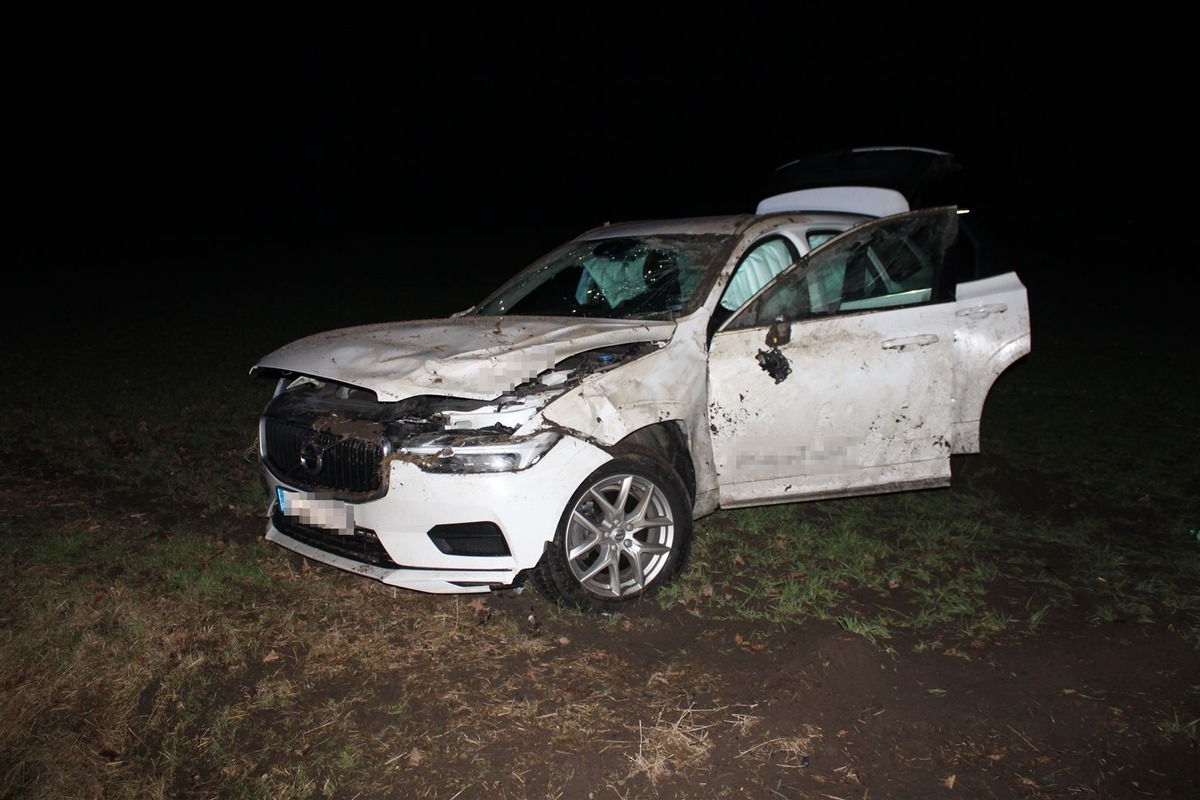 POL-MI: Auto überschlägt sich: Fahrer alkoholisiert