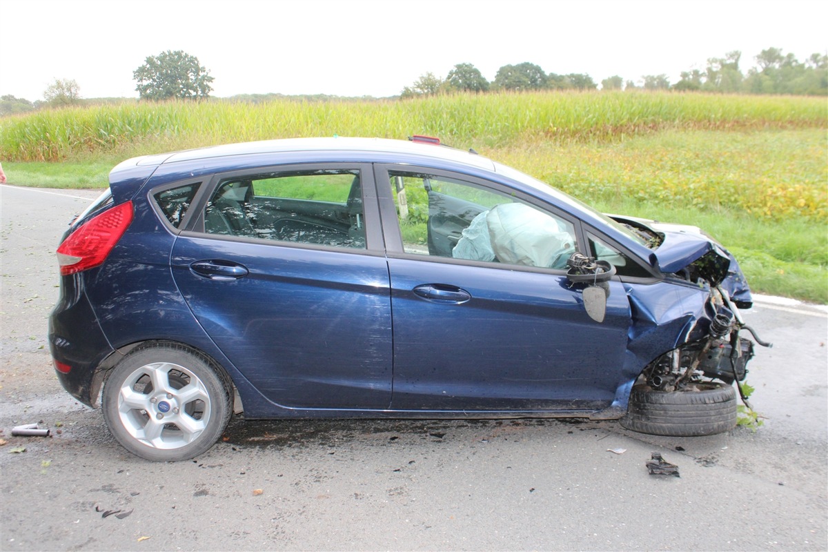 POL-COE: Nordkirchen, Münsterstraße/ Auto kommt von Straße ab