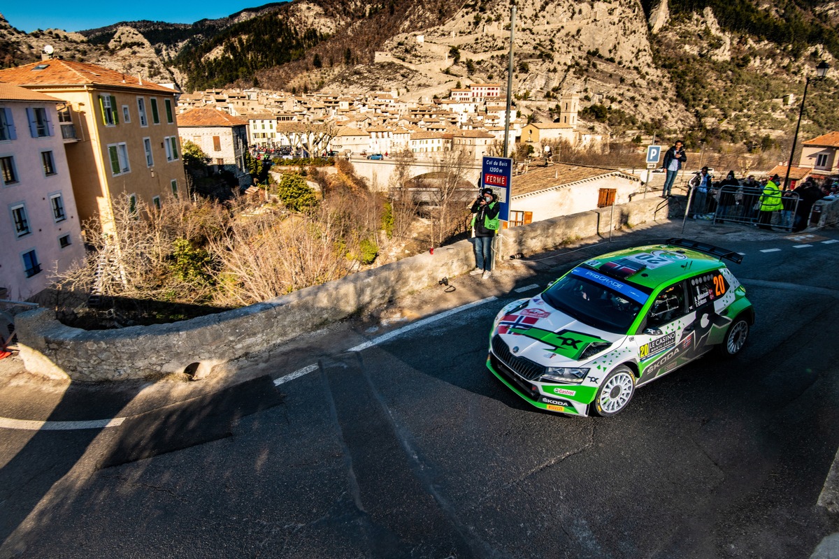 Rallye Portugal: ŠKODA FABIA Rally2 evo Fahrer Andreas Mikkelsen peilt WRC2-Spitzenergebnis an