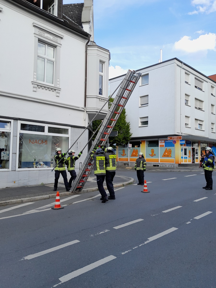 FW-EN: Menschenrettung über Leitern