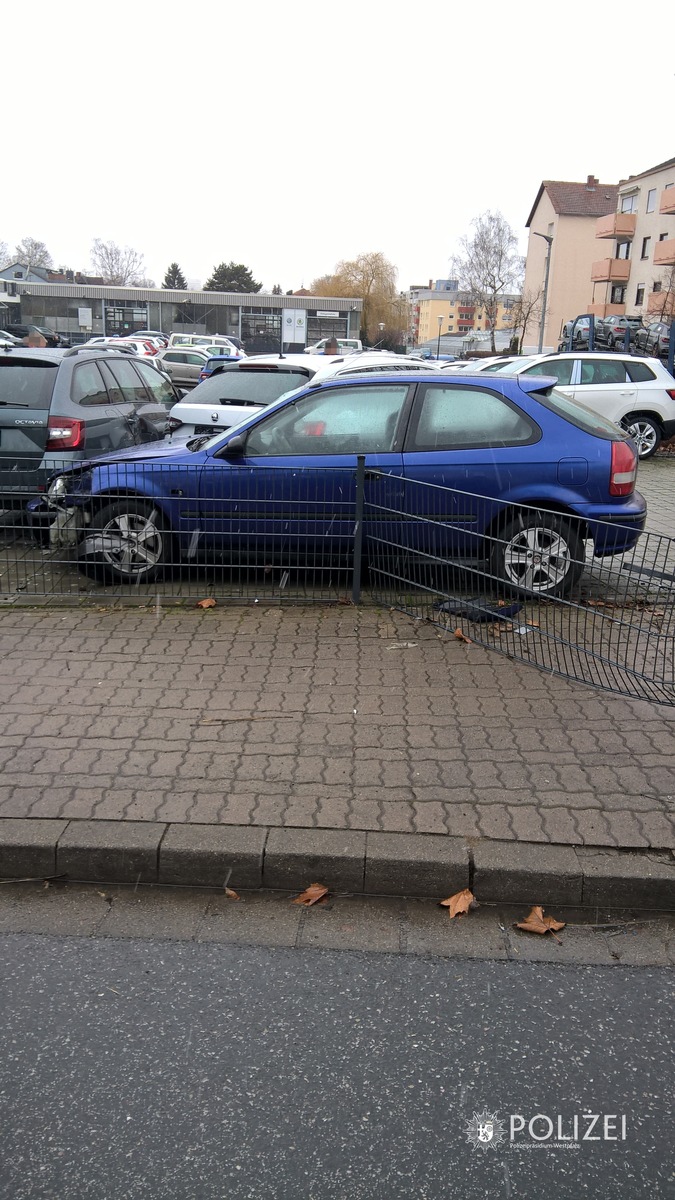 POL-PPWP: Unfall: Betrunken in zwei Neuwagen gekracht