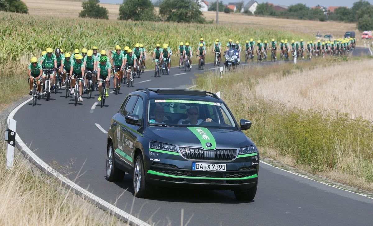 Hilfe für krebskranke Kinder: SKODA AUTO Deutschland unterstützt Tour der Hoffnung (FOTO)