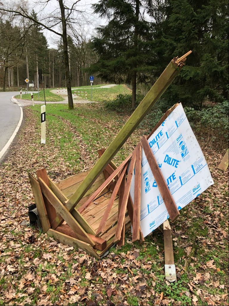 POL-WES: Xanten - Schild beschädigt / Polizei sucht Zeugen