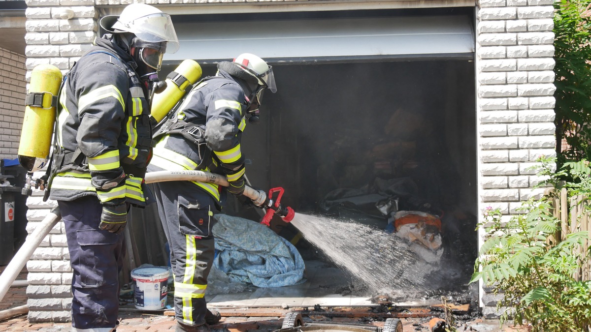 FW Celle: Garagenbrand