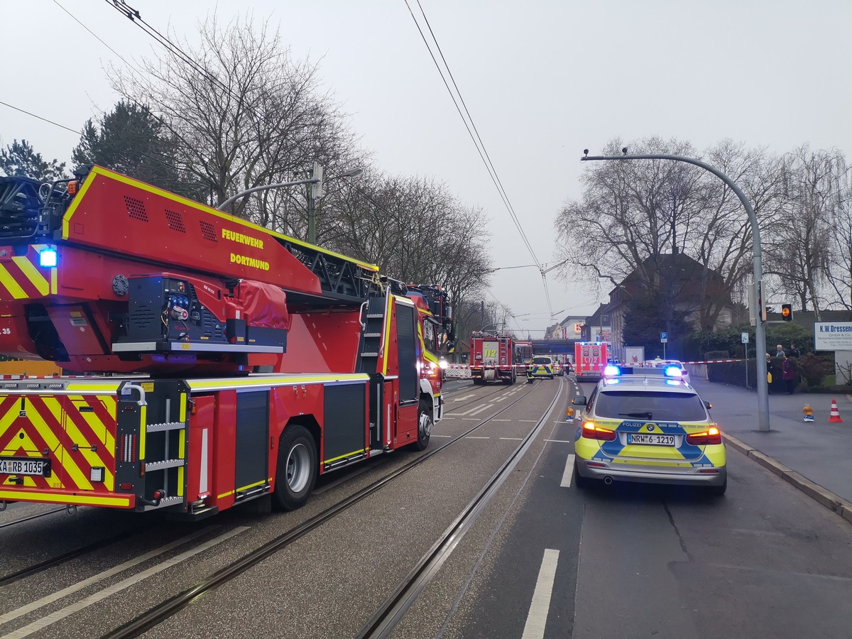 FW-DO: LKW verletzt Passantin tödlich