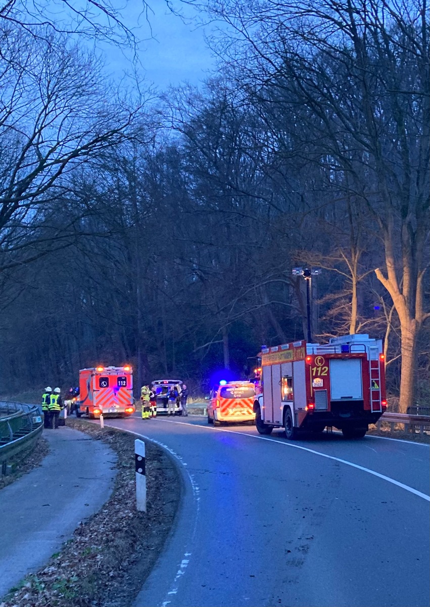 FW-EN: Motorradfahrer verstirbt nach Verkehrsunfall in Hattingen