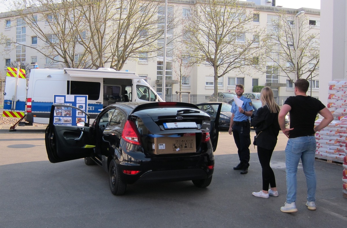 POL-VDMZ: Sicher und richtig laden - Polizei berät Autofahrer bei Bau- und Möbelmärkten