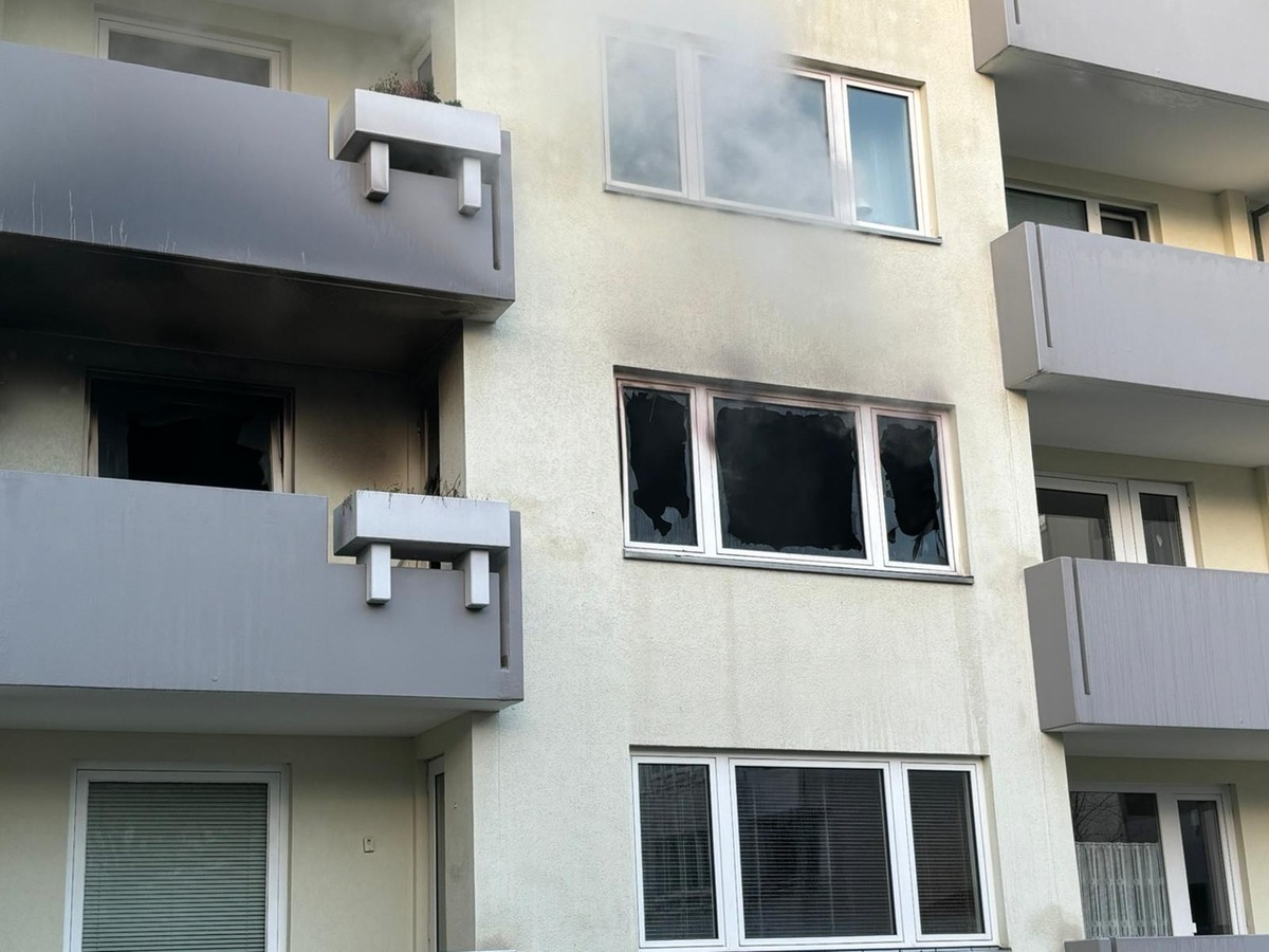 FW Bremerhaven: Wohnungsbrand im Stadtteil Lehe