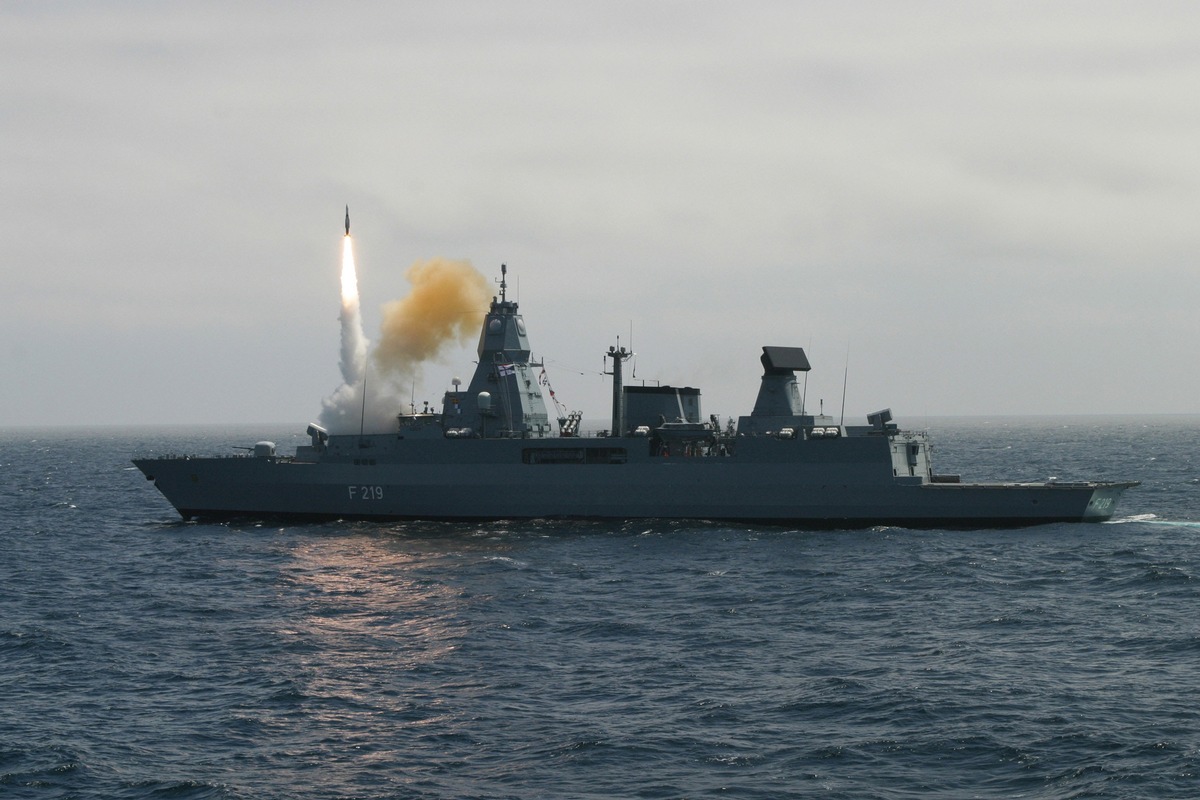 Deutsch-norwegische Kooperation - Flugkörperschießen der Deutschen Marine beim norwegischen Andoya Test Center