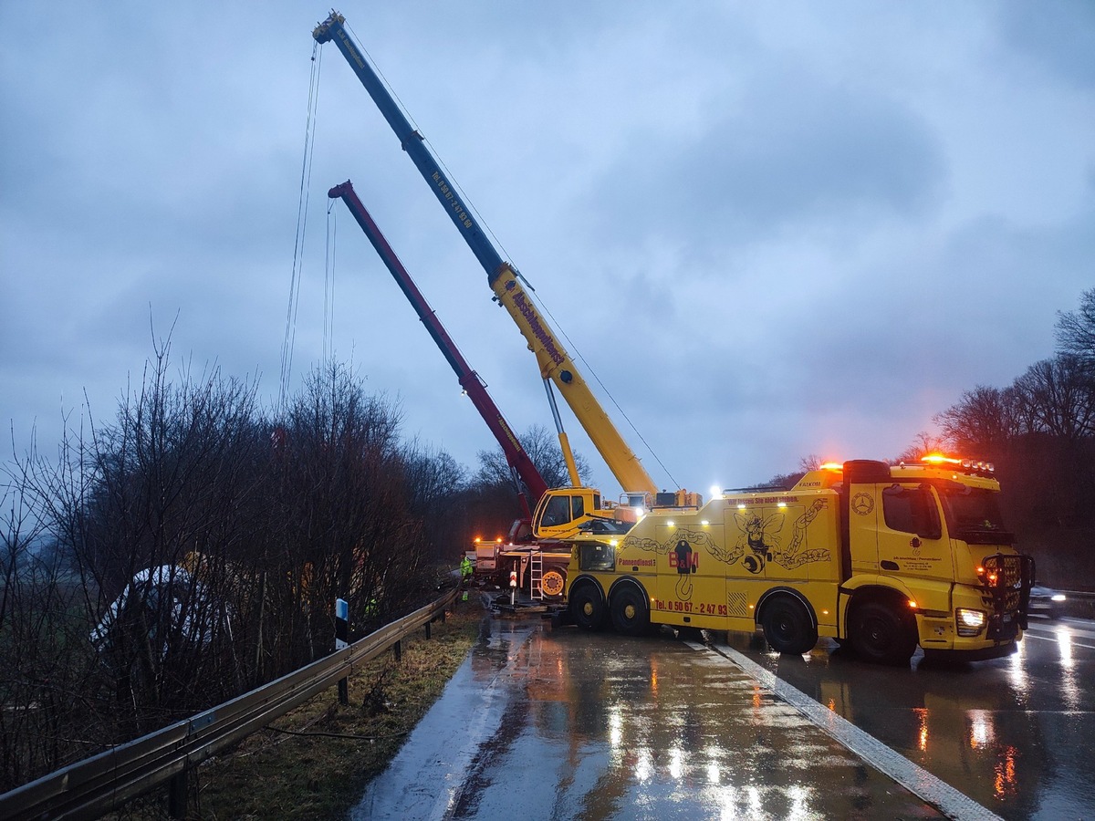 POL-HI: Lkw-Unfall auf der A7 bei Hildesheim führt zu massiven Verkehrsbehinderungen