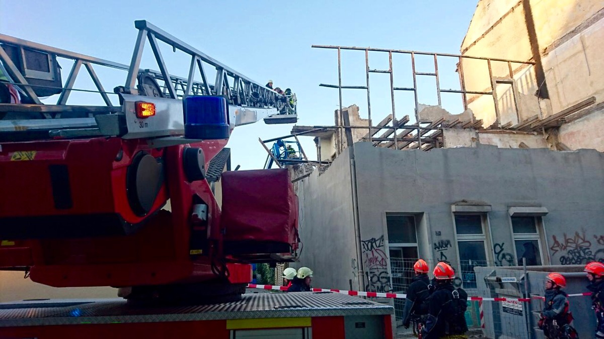 FW-BO: Arbeiter bei Bauunfall lebensgefährlich verletzt