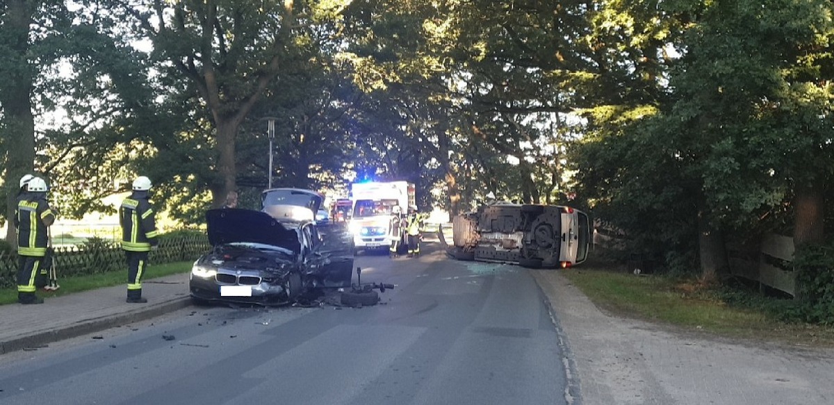 POL-CUX: Frontalzusammenstoß nach Sekundenschlaf in Elmlohe - eine Person lebensgefährlich verletzt