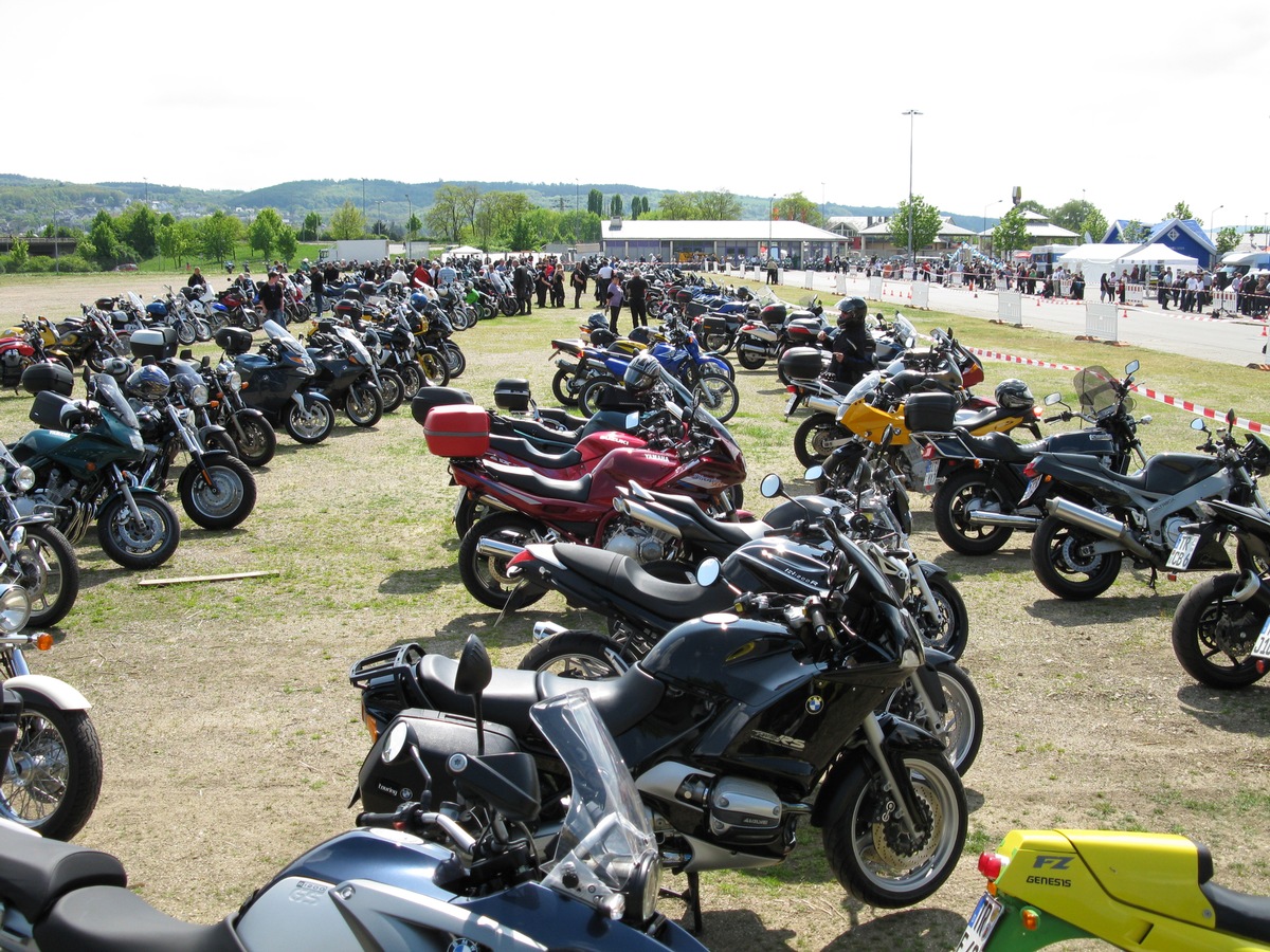 POL-PPTR: Motorradsymposium mit Tipps und praktischen Übungen für Biker