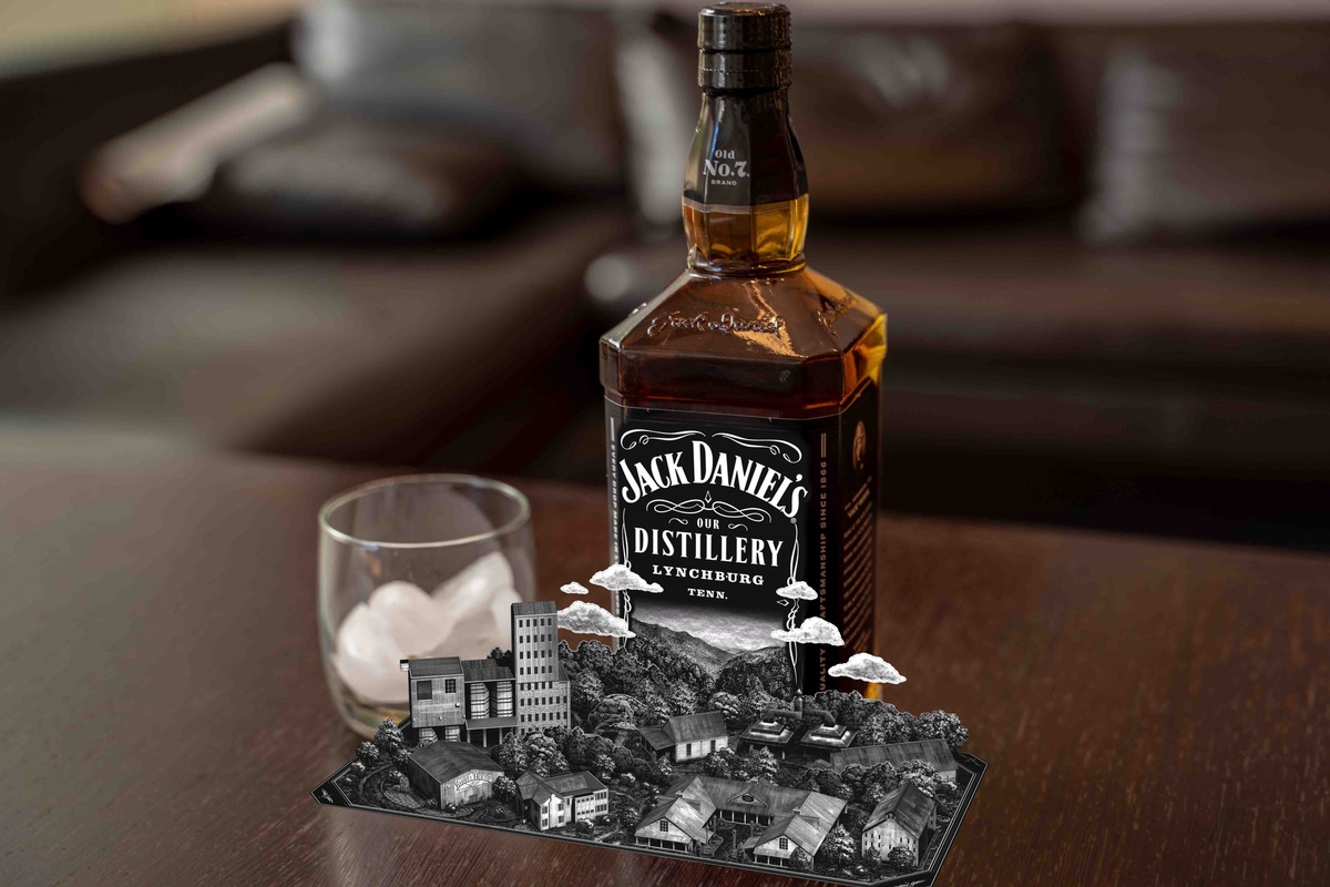 Mit dem Smartphone zu JACK DANIEL&#039;S / Neue Augmented Reality App nimmt User mit auf eine virtuelle Reise zur JACK DANIEL DISTILLERY nach Lynchburg, Tennessee