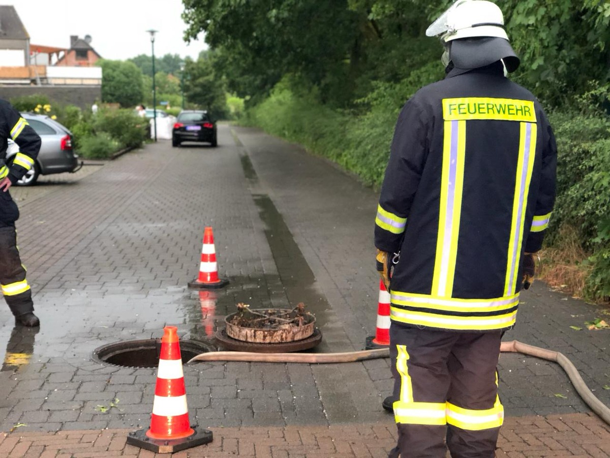 Feuerwehr Weeze: Einsatzreiche Nacht nach Unwetterereignis mit kleinen Gesten