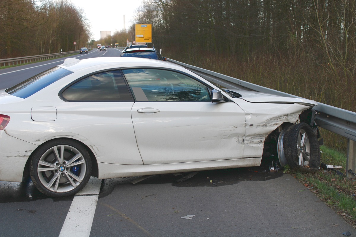 POL-MI: 23-jähriger Golf-Fahrer touchiert BMW nach Überholmanöver