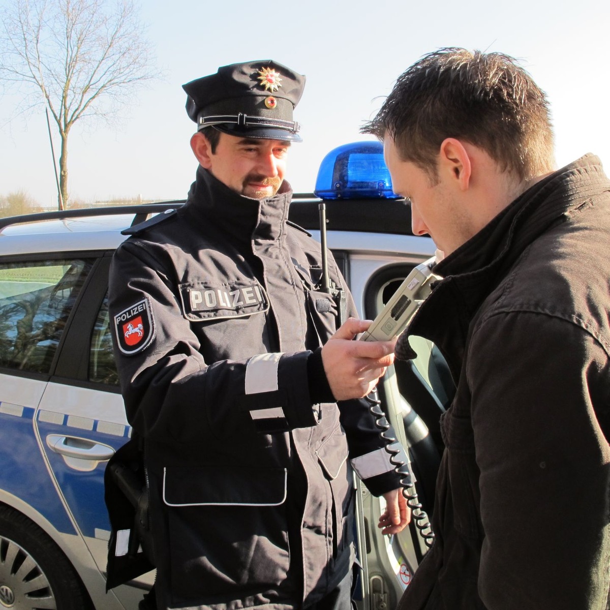 POL-NI: Kein Alkohol und keine Drogen im Straßenverkehr - Kontrollaktion der Polizei  -Bild im Download-