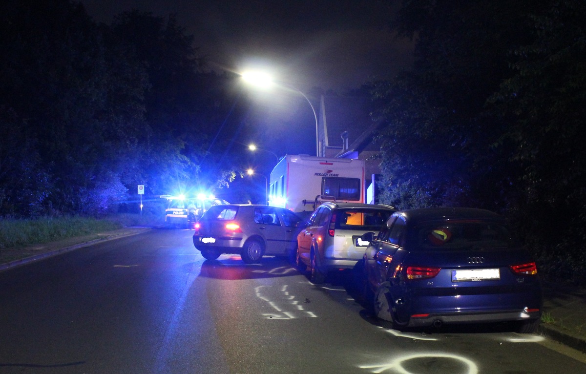 POL-VIE: Viersen: Autofahrer bei Alleinunfall schwer verletzt