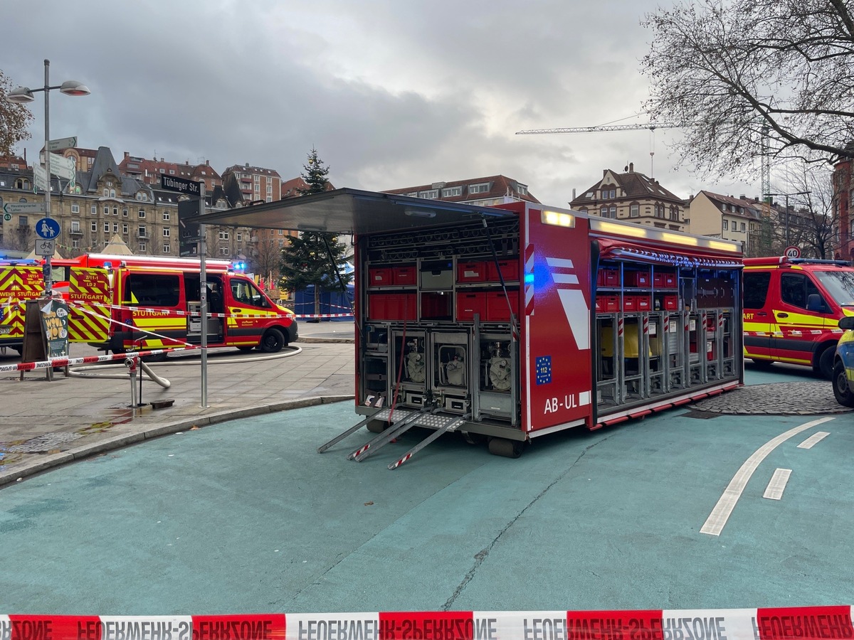 FW Stuttgart: Unbekannte Flüssigkeit an Stadtbahnhaltestelle gemeldet