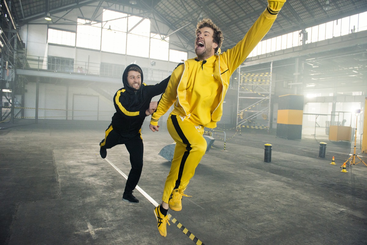 Fang mich doch! Luke Mockridge, Jeannine Michaelsen, Tom Beck und Wincent Weiss jagen sich mit ihren Teams in der neuen Event-Show &quot;CATCH! Der große SAT.1 Fang-Freitag&quot;