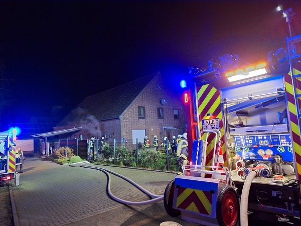 FW Kranenburg: Wohnungsbrand in Zyfflich