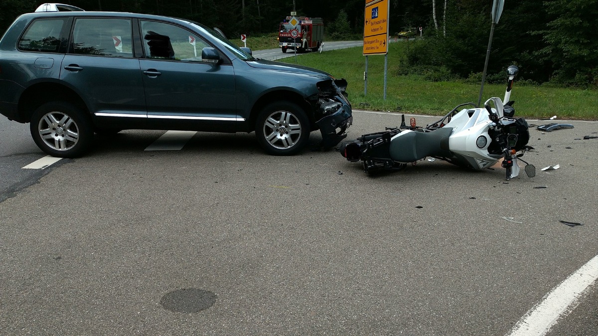 POL-PPWP: Schwerer Verkehrsunfall