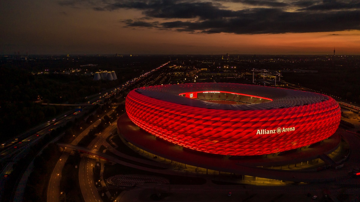 FC Bayern München und Miele starten kulinarische Partnerschaft / Miele stattet den FC Bayern München mit Premium-Küchengeräten aus / Exklusive Gourmet-Erlebnisse und Kochevents in der Allianz Arena