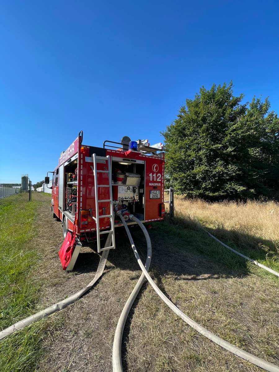 FW-KLE: Brand an Gartenbaubetrieb konnte schnell gelöscht werden