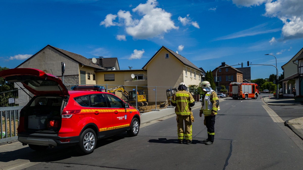 FW Wachtberg: Bagger durchtrennt Gasleitung in Wachtberg-Niederbachem