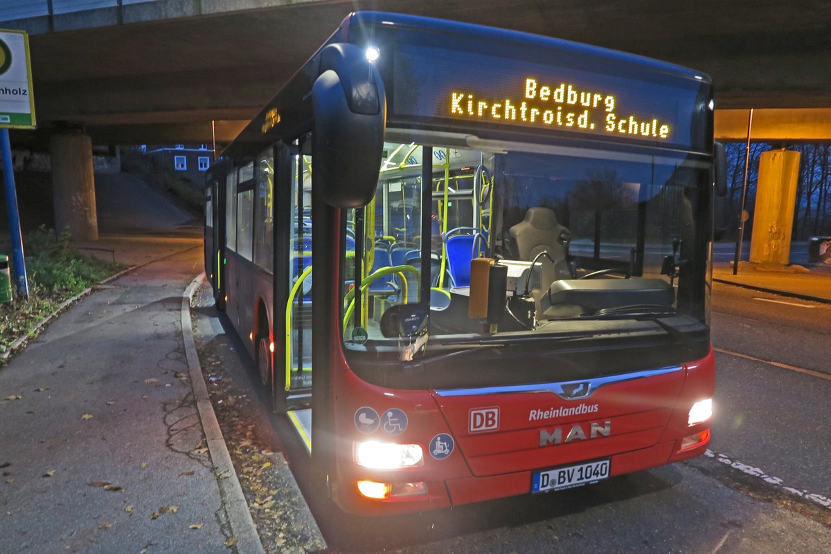 POL-ME: Bewaffneter Raubüberfall auf Busfahrer - Velbert - 1912005