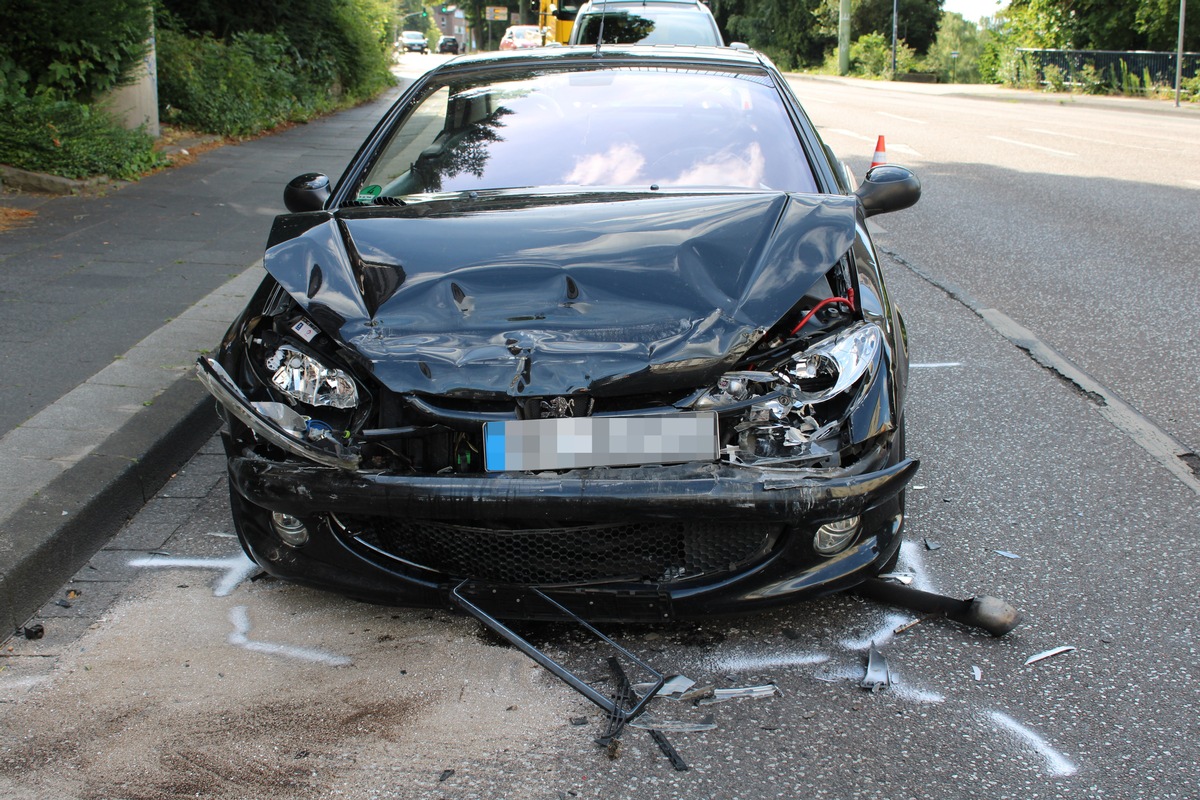 POL-HA: Verkehrsunfall in der Innenstadt - 27-jährige Autofahrerin leicht verletzt