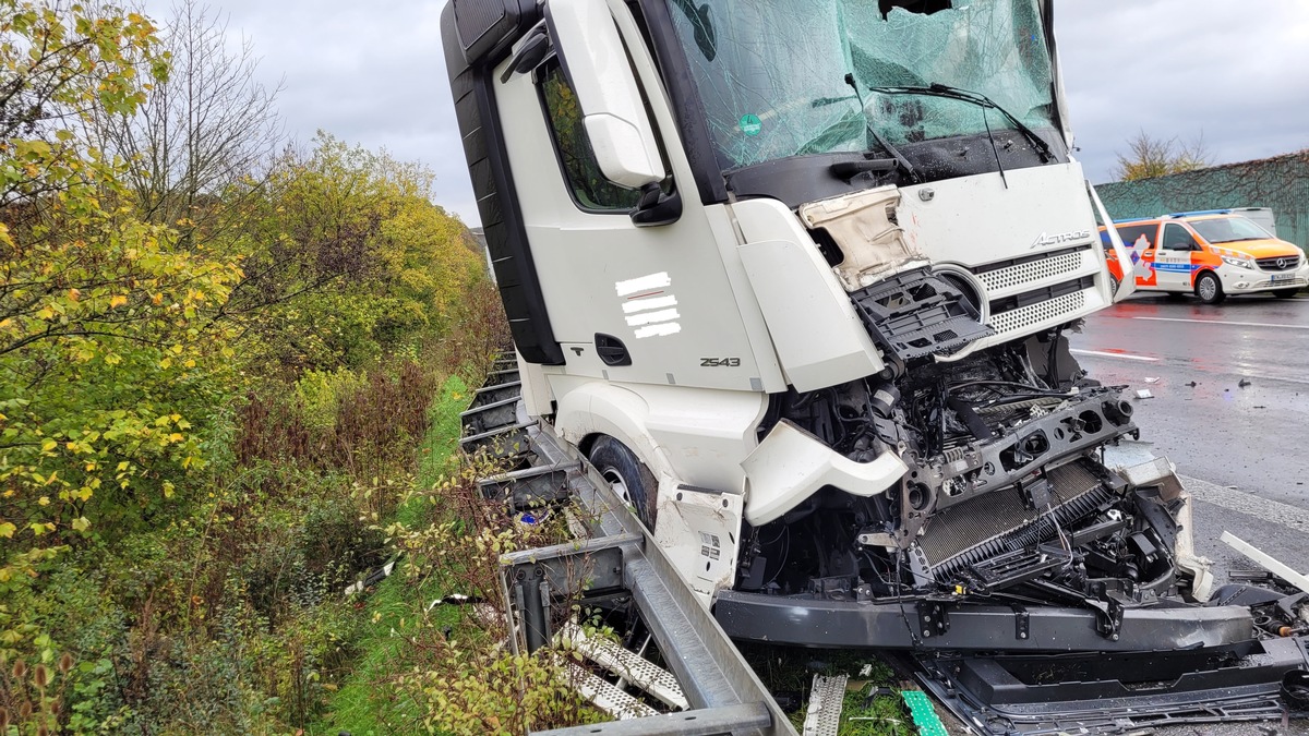 FW-EN: Schwerer Verkehrsunfall auf der BAB 1