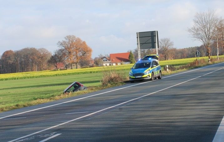 POL-MI: Fahranfänger verliert Kontrolle über Auto