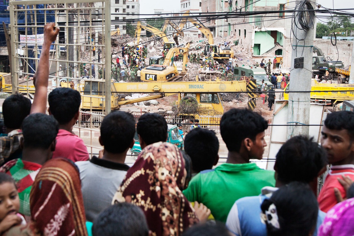 Elf Jahre nach Rana-Plaza / Textilfabriken sicherer, aber Auslöser der Katastrophe bleiben