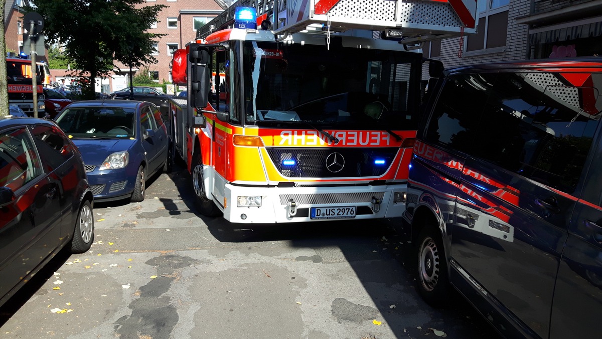 FW-D: Falschparker behindern Feuerwehreinsatz