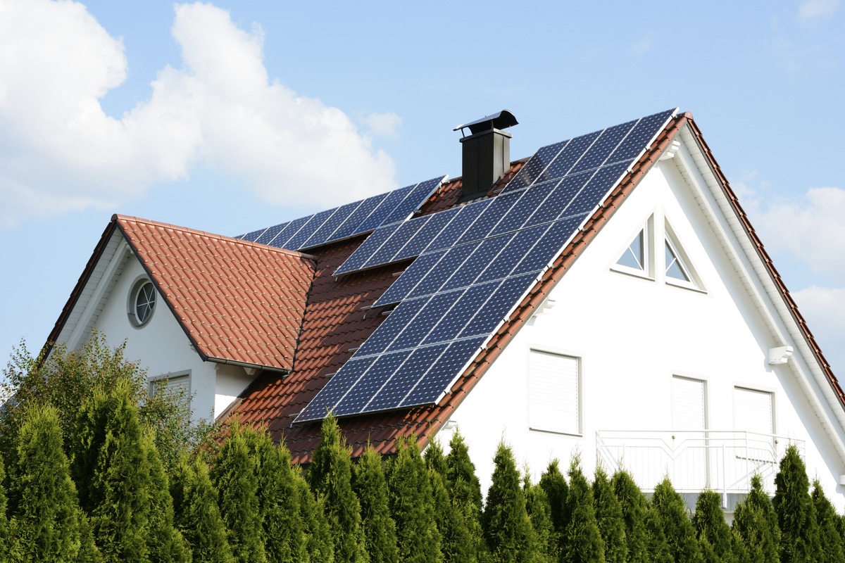 Sturm und Hagel: Wie Hausbesitzer ihre Solartechnik richtig versichern (FOTO)