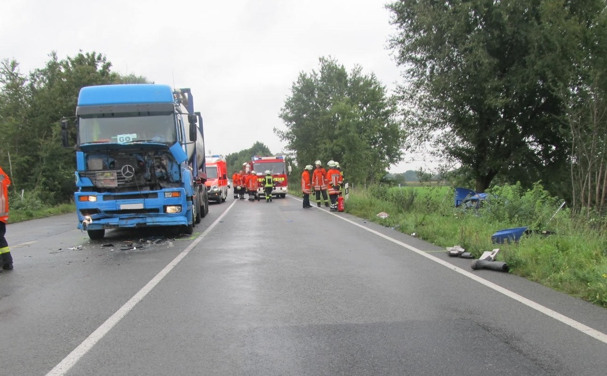 POL-WL: Verkehrsunfall mit tödlichem Ausgang ++ BAB1/BAB7 - Raser droht Entzug der Fahrerlaubnis ++ Tostedt/Seevetal - Diebe suchten Autowaschanlagen heim