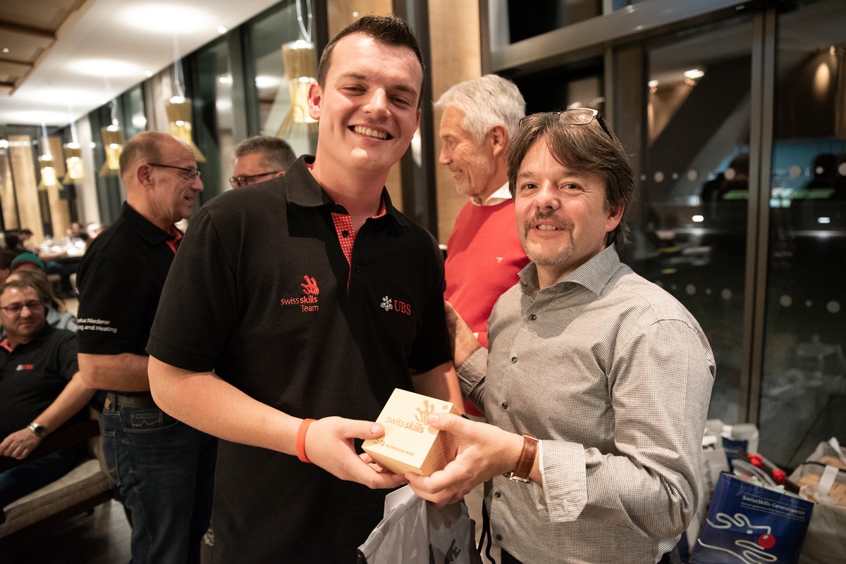 WorldSkills 2019: Eine besondere Armbanduhr aus Holz als nachhaltige Erinnerung an die erfolgreiche Berufs-WM