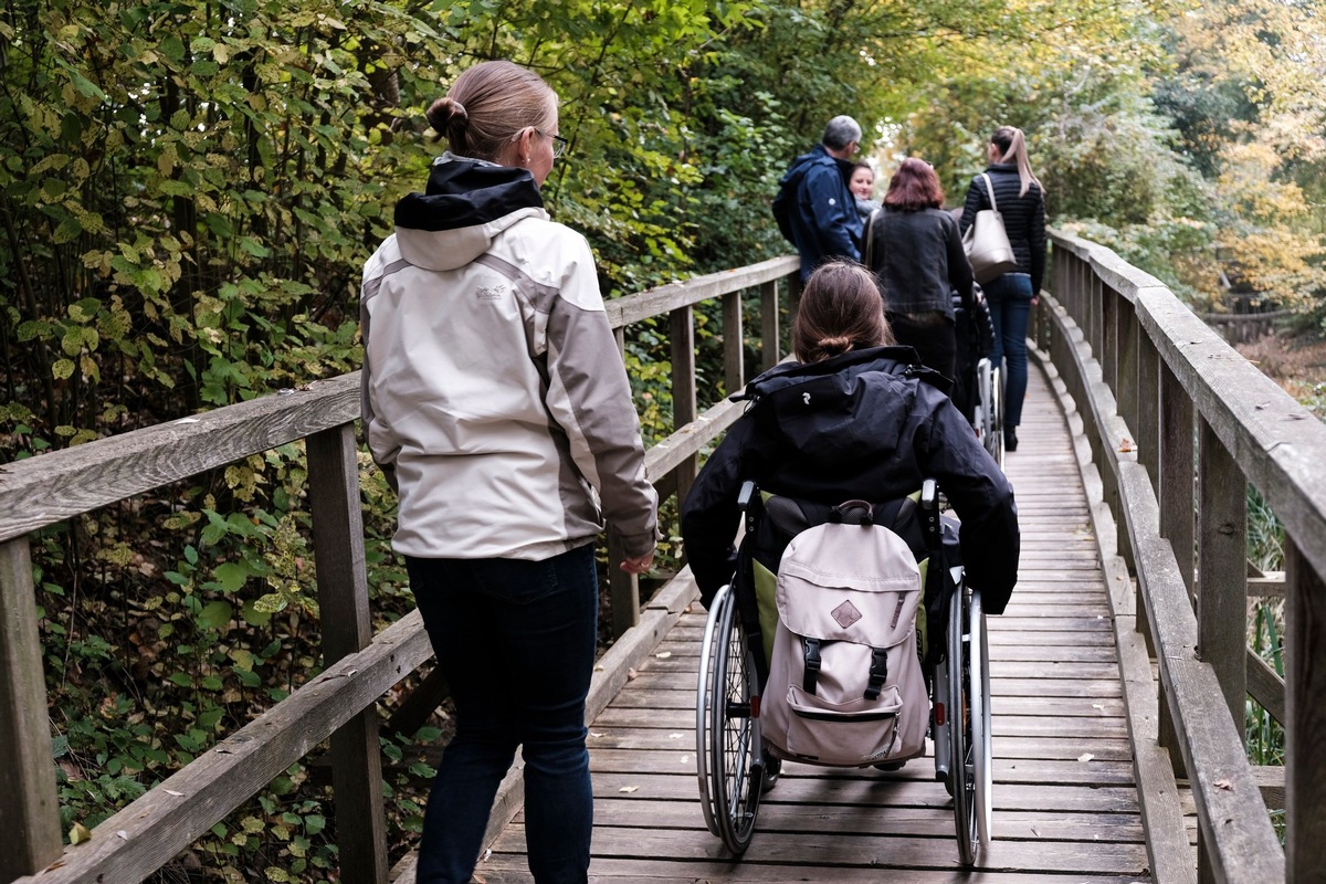 Barrierefrei auf Exkursion: Naturerleben für Menschen mit Behinderungen