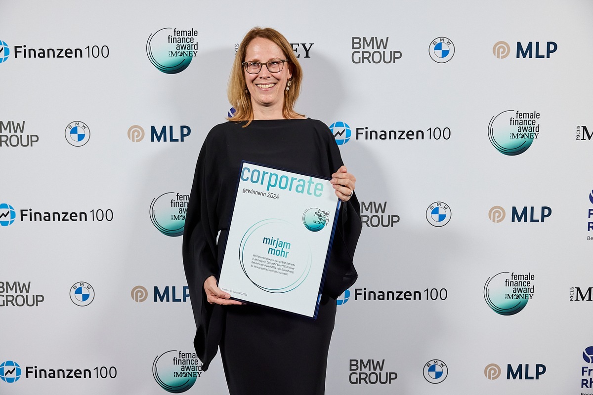 Interhyp-Vertriebsvorständin Mirjam Mohr ist Gewinnern des Female Finance Award 2024