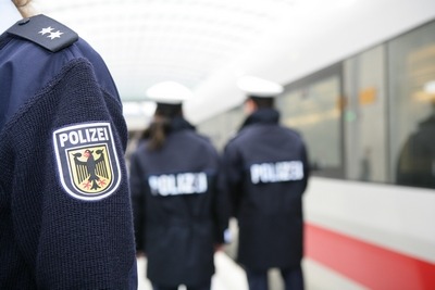 BPOL-KS: Maskenverweigerer sorgt für Ärger im ICE