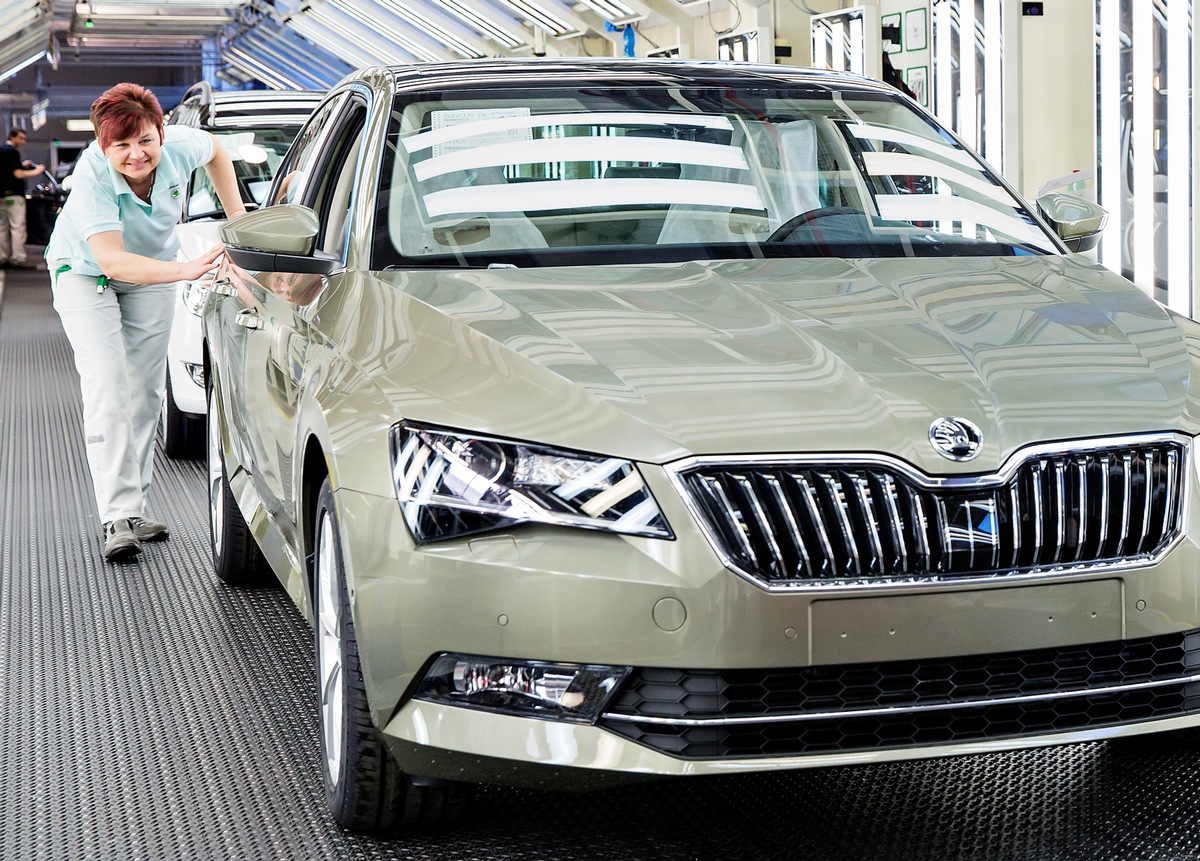 Produktionsjubiläum: 500.000ster SKODA SUPERB der dritten Generation (FOTO)