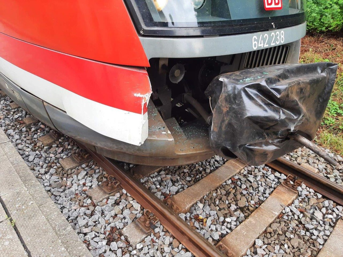 BPOLI C: PKW von Erzgebirgsbahn erfasst