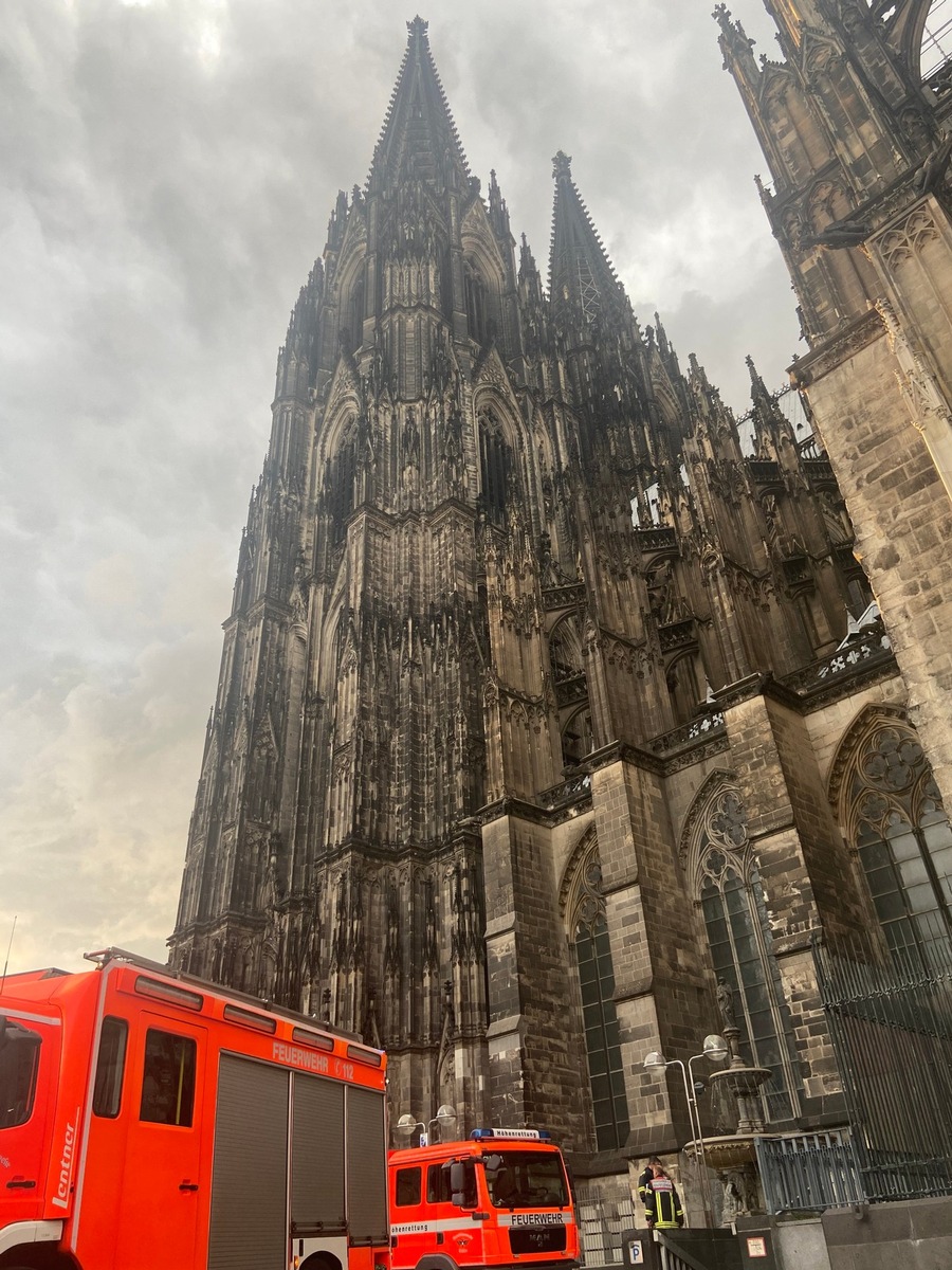 Nicht alltäglicher Rettungseinsatz am Kölner Dom