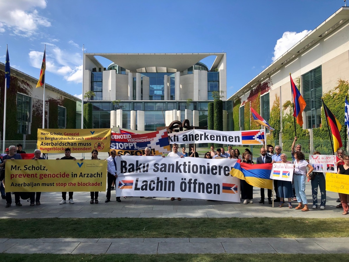 GfbV überreicht Appell an Bundeskanzler Scholz: Drohenden Genozid in Arzach/Berg-Karabach verhindern!