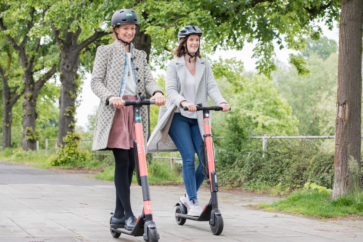 DEVK reduziert erneut E-Scooter-Beiträge um bis zu 50 Prozent