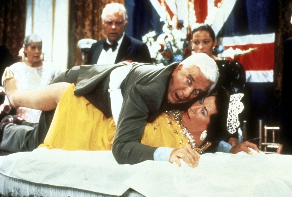 The Queen is not(ably) amused: Leslie Nielsen in &quot;Die nackte Kanone&quot; bei kabel eins (mit Bild)