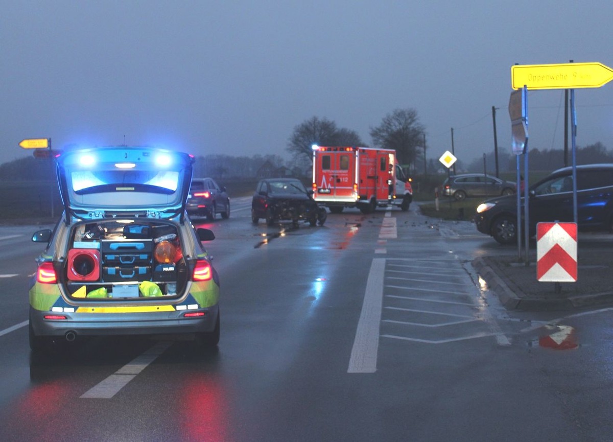 POL-MI: Mehrere Verletzte bei schwerem Verkehrsunfall in Espelkamp